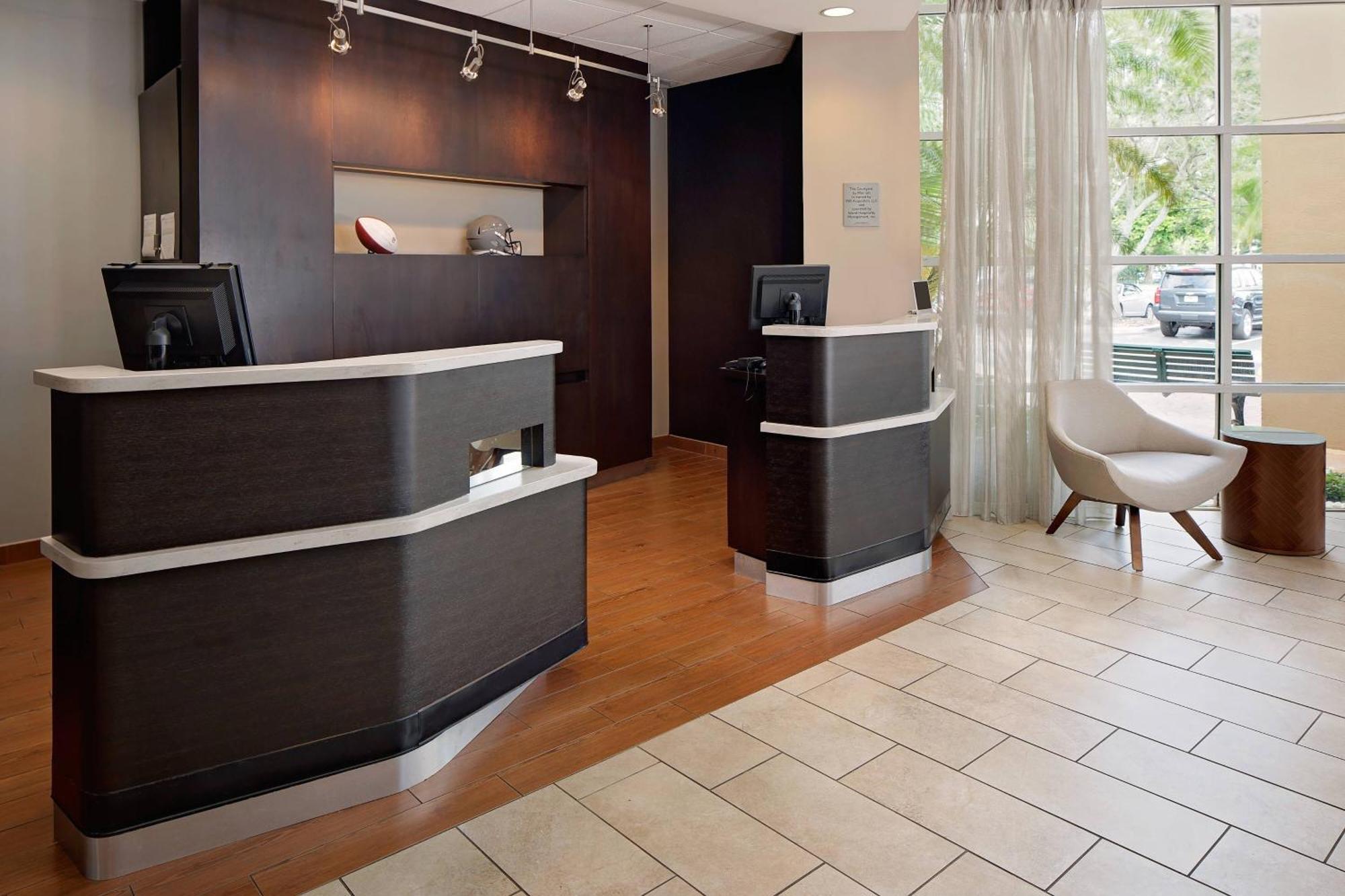 Courtyard By Marriott Fort Lauderdale North/Cypress Creek Exteriör bild